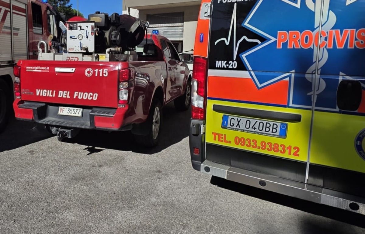 Incidente in via Madonna del Rosario, auto investe un pedone: è in ospedale 