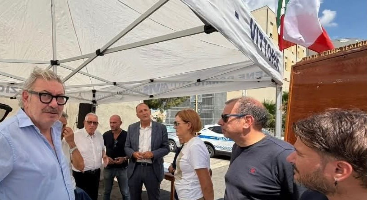 Vertenza sanità si allarga, dopo Gela presidio a Vittoria: "Lo facciano tutti i sindaci, mobilitiamoci" - Il presidio allestito a Vittoria