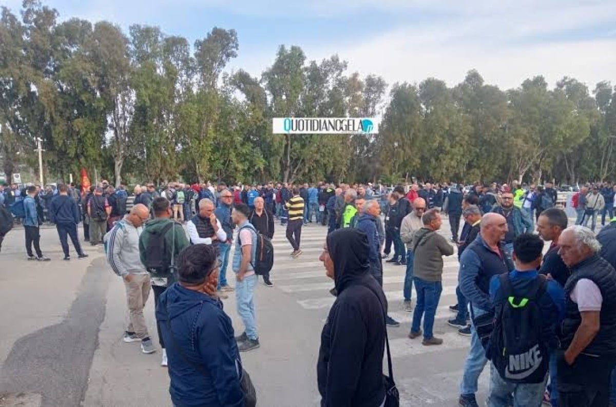 Indotto, Cobas: "Operaio con patologie e familiari disabili costretto a lasciare la Sicilia" - 