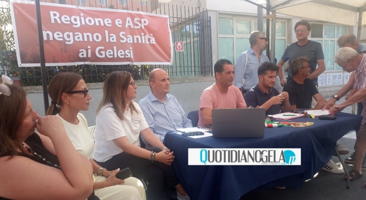 Vertenza sanità all'Ars: Di Paola, "come fa il governo regionale a dare fiducia al management Asp?" - Il presidio davanti all'ospedale Vittorio Emanuele 