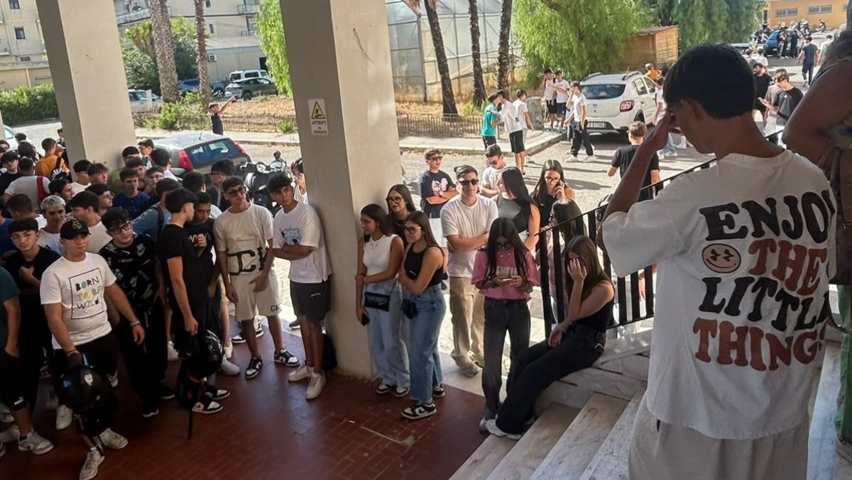 Sturzo, aule negate e protesta il primo giorno di scuola - 