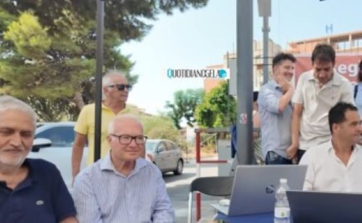 Dem con Di Stefano: "Situazione ospedale allo stremo, Ficarra deve dimettersi" - 