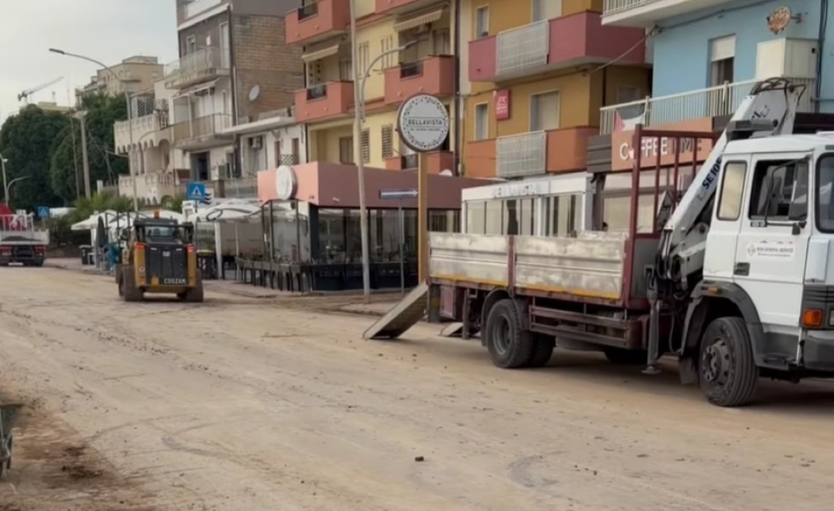 Lungomare riaperto, conclusi gli interventi di ripristino: si proseguirà con lo spazzamento - 