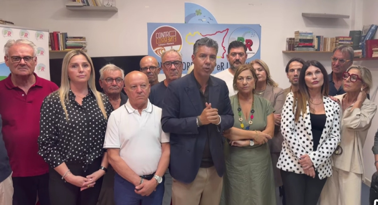 "Controcorrente" aderisce al corteo per la sanità, Donegani: "Ma poi si cambi strategia" - Donegani e il gruppo locale di Controcorrente