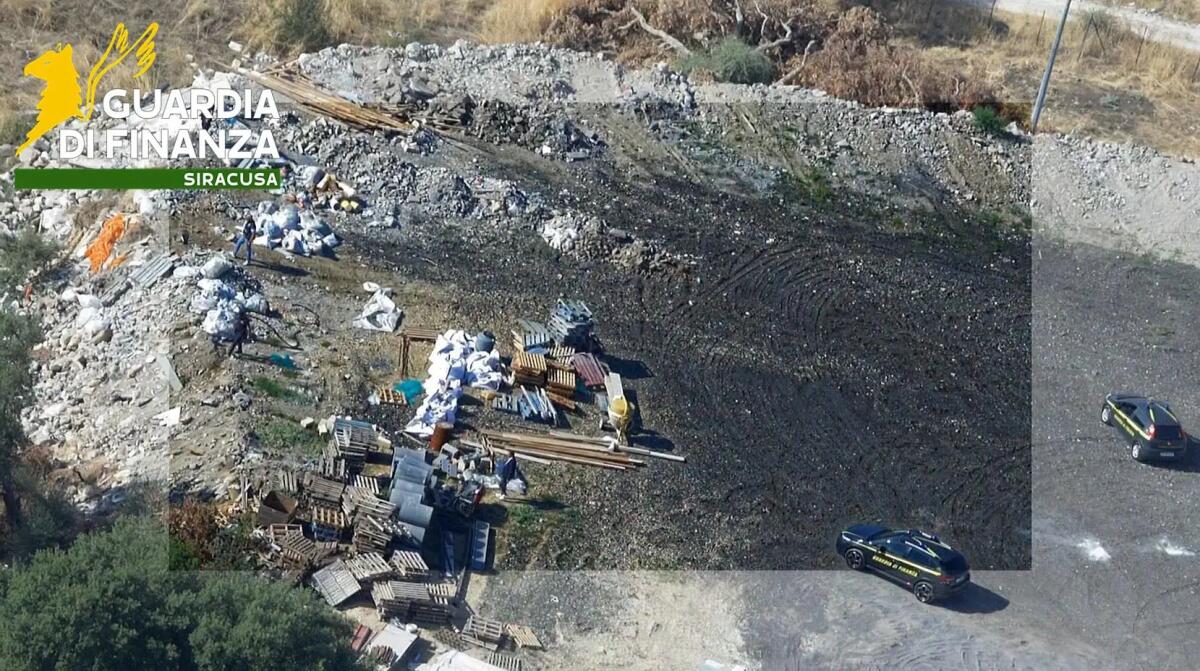 Scoperta una discarica abusiva nel Siracusano, sequestrato un terreno di 6500 mq - 