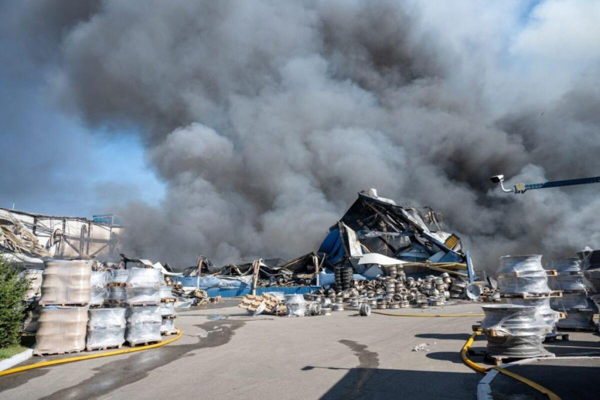 Ucraina, sette morti a Kiev in un attacco russo a un deposito ferroviario - 
