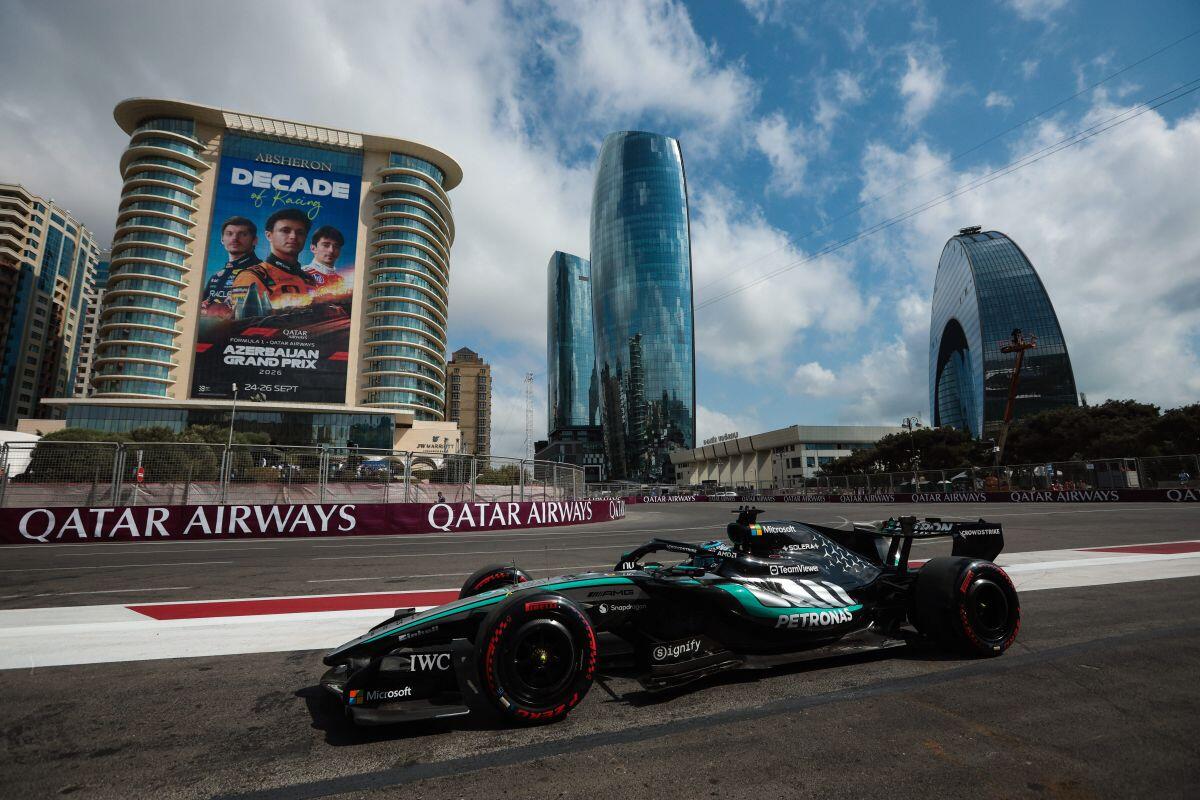 Russell vince a Baku davanti a Verstappen, 4° Leclerc e 5° Antonelli - 