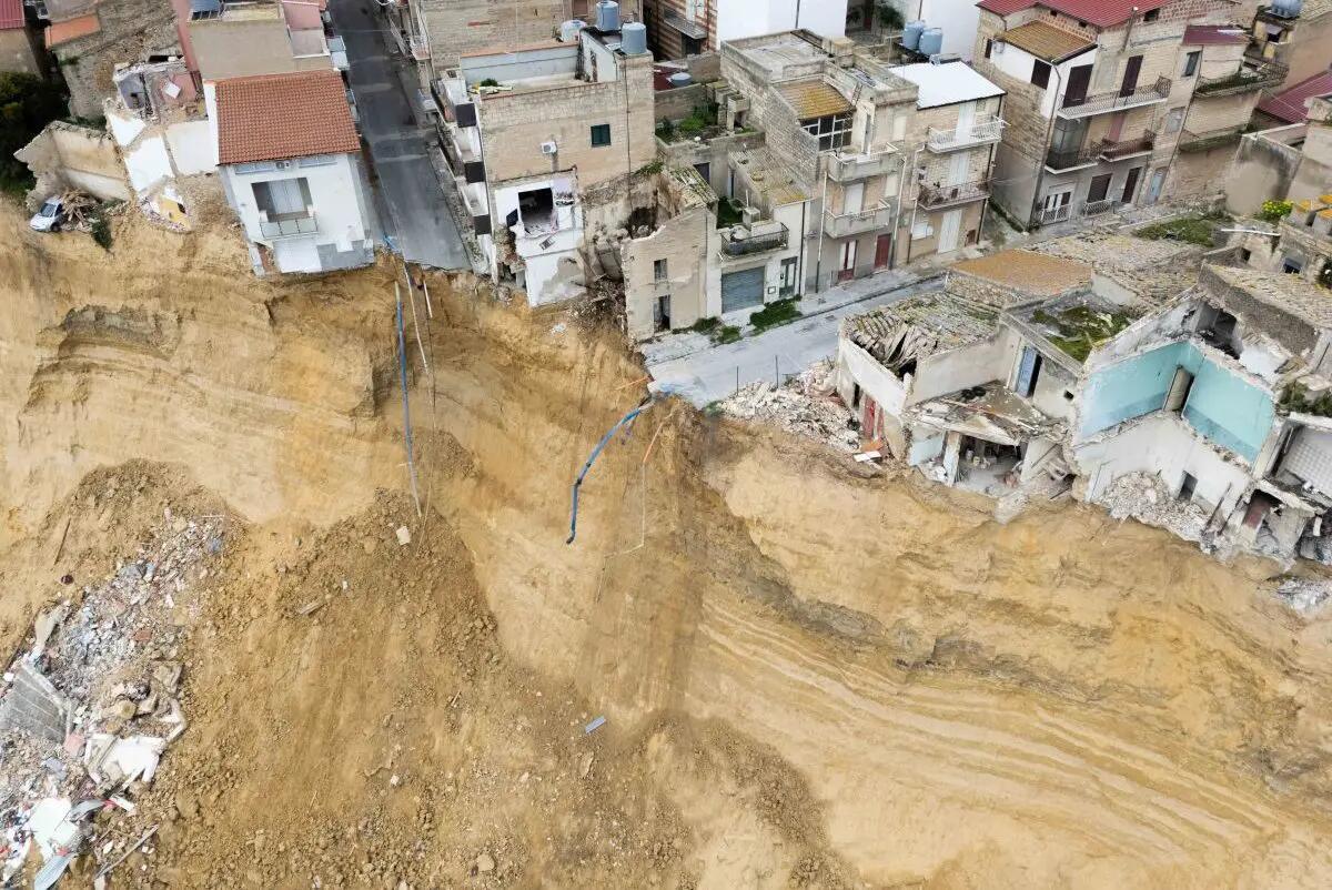 Frana di Niscemi, nuovo sopralluogo di Ciciliano e vertice operativo - 