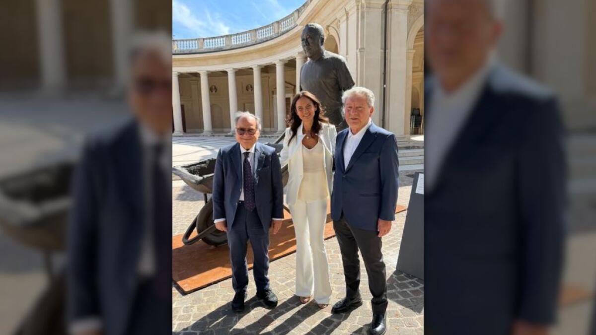 Inaugurata a L’Aquila l’opera site specific di Ai Weiwei donata alla città - 