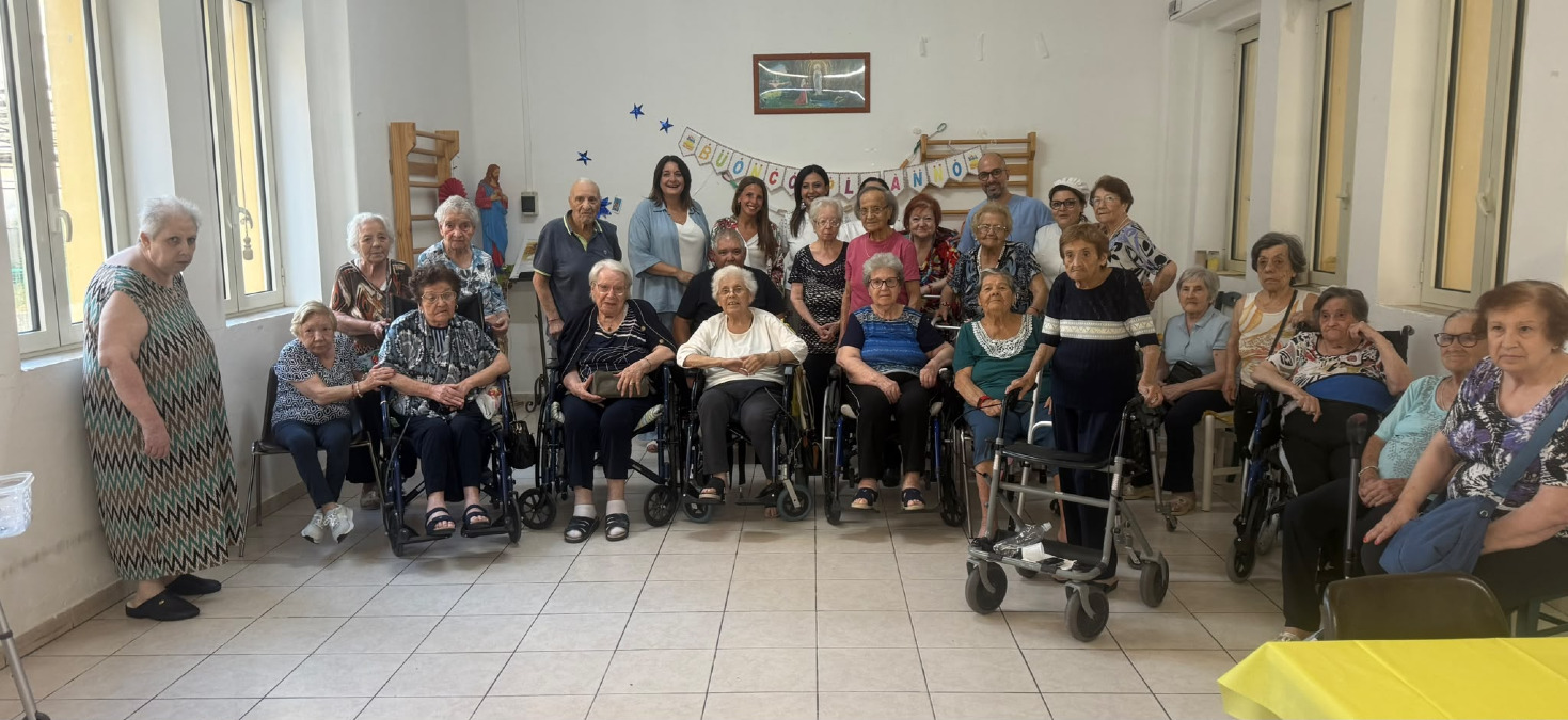Festeggiamenti per i nonni dell'Ipab "Aldisio", incontro con tre consiglieri comunali - 