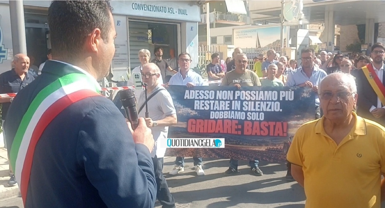 Sanità, scontro aperto: civici, "Asp non tutela salute, querela è chiara intimidazione" - Il sindaco Terenziano Di Stefano 