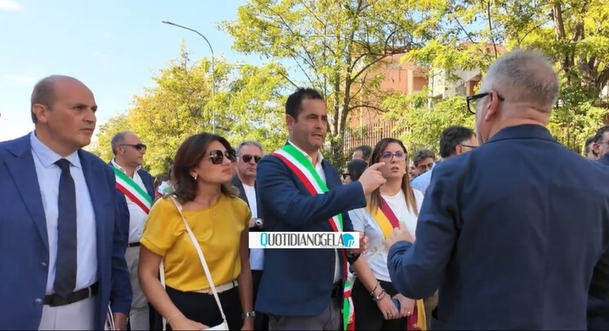 Boomerang querela, il meloniano Catania "quanto costa questa scelta ad Asp?": civici con Di Stefano, provocazione di Giudice - Un momento del corteo di ieri