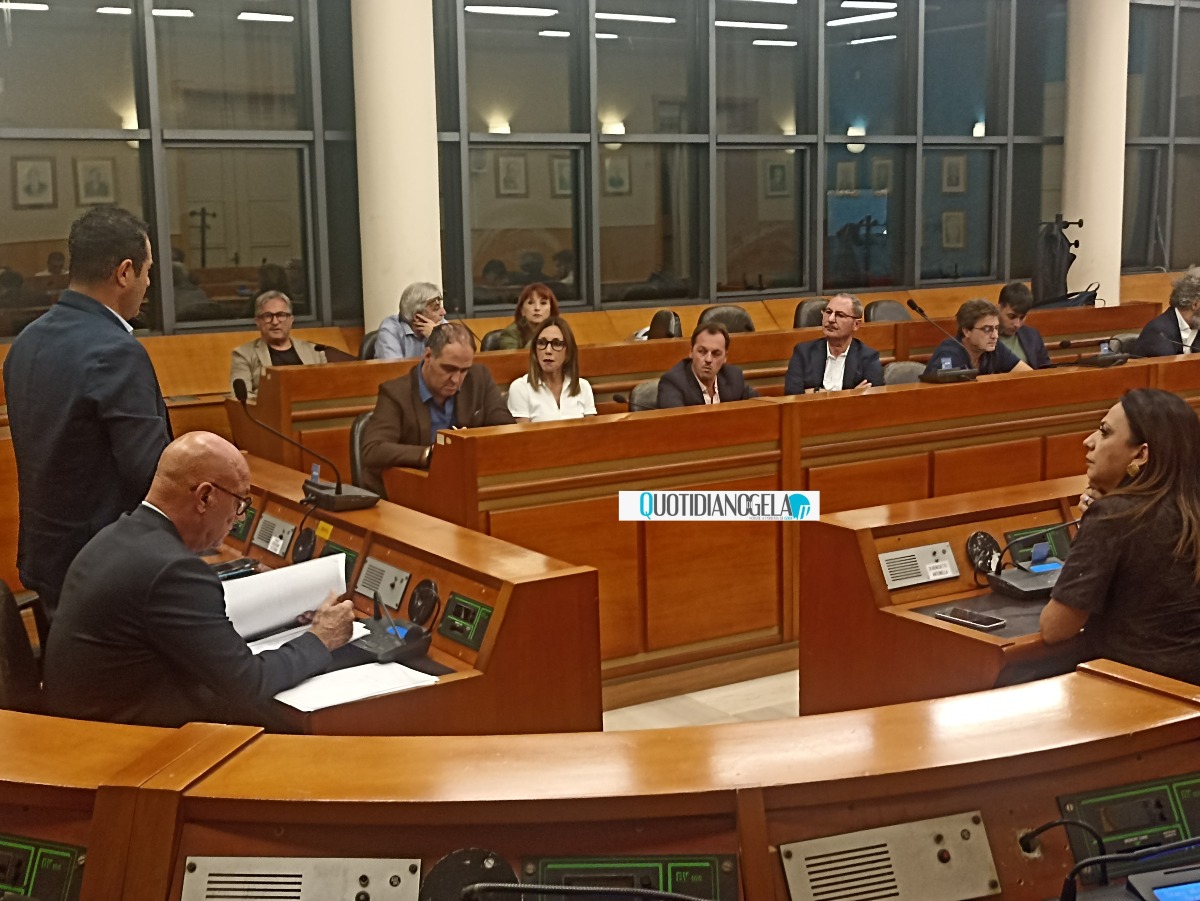 "Non siamo soddisfatti del servizio rifiuti, penali per un milione", sindaco: "Ora scelta su gara o società Comuni" - 