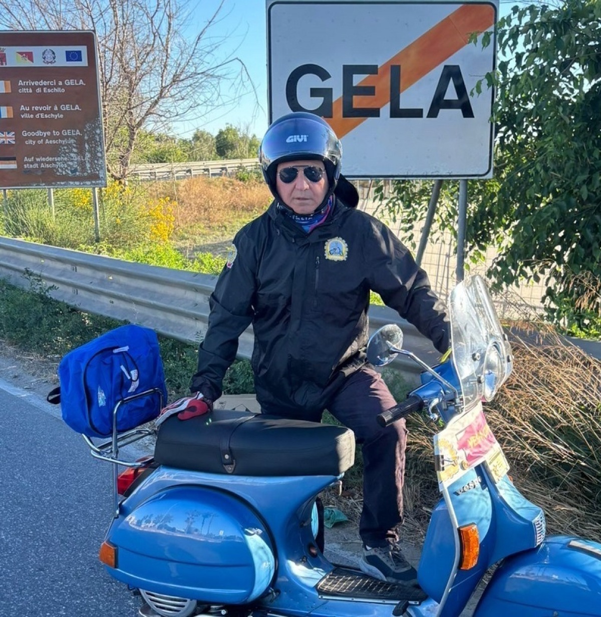 Da Gela a Roma in Vespa, Lavore e la passione per la due ruote: premiato in Comune  - Gaetano Lavore