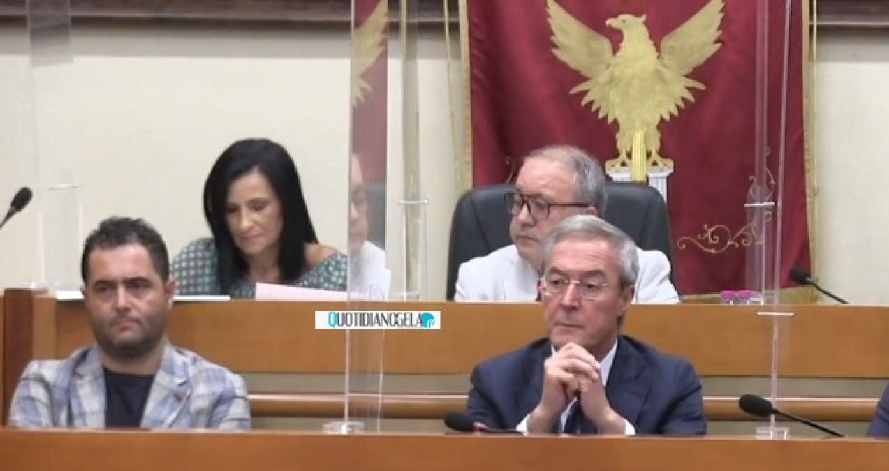 Greco insiste sulle incoerenze dei progressisti e apre il fronte FI: "Serve nuova stagione" - L'attuale sindaco Di Stefano e il suo predecessore Greco