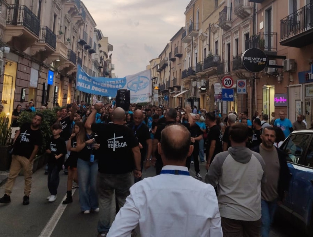 Fedeli e comunità religiose in corteo per la "Marcia della libertà" - 