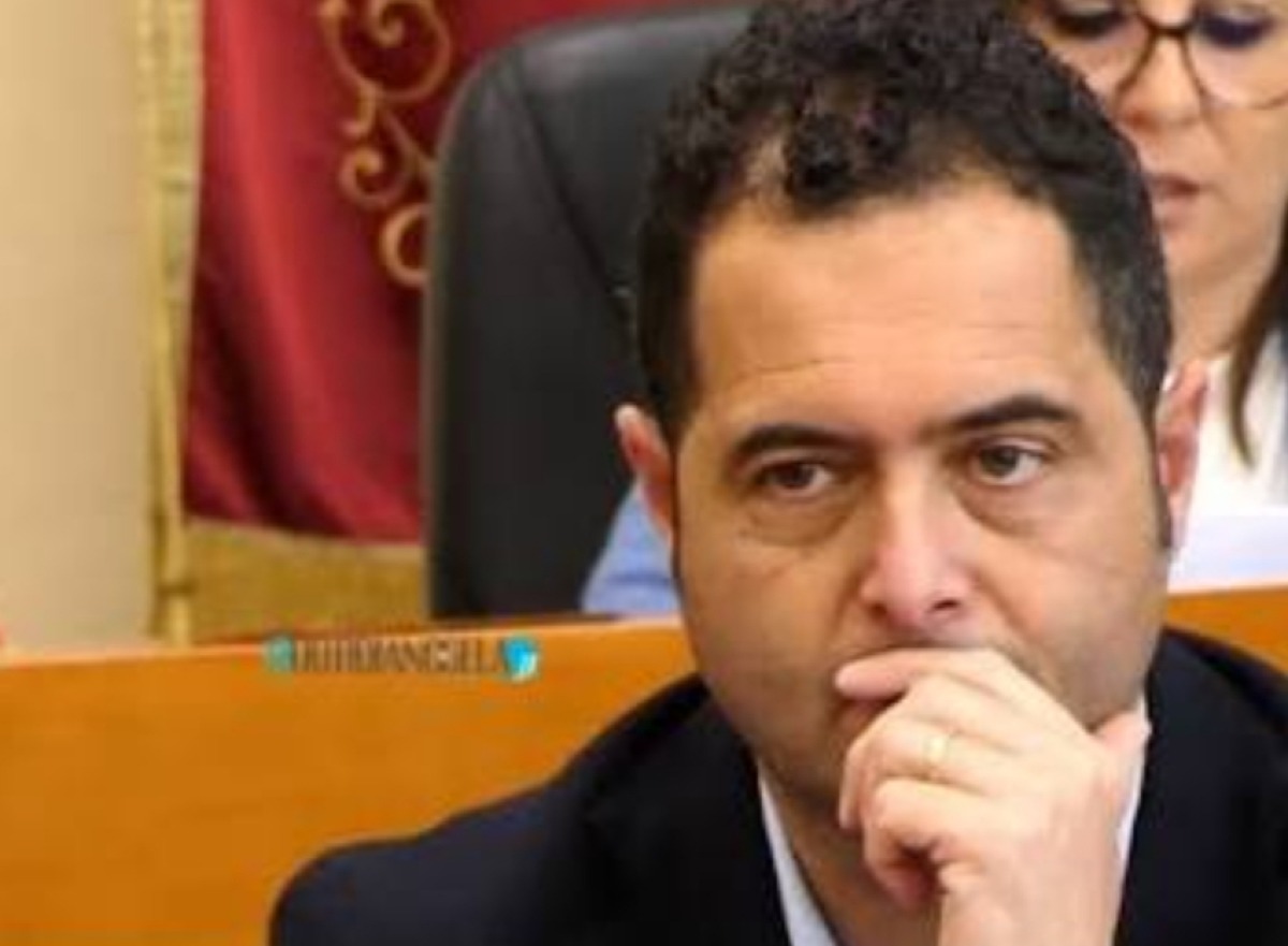 Partito sindaci, nuovi contatti di Di Stefano: "Territori dettino l'agenda, non mi interessano posizioni"