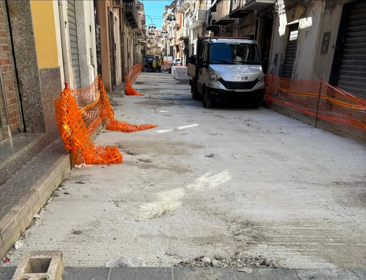 Riesi, cantiere via Principe Umberto: convocata commissione per verifiche - Il cantiere di via Principe Umberto