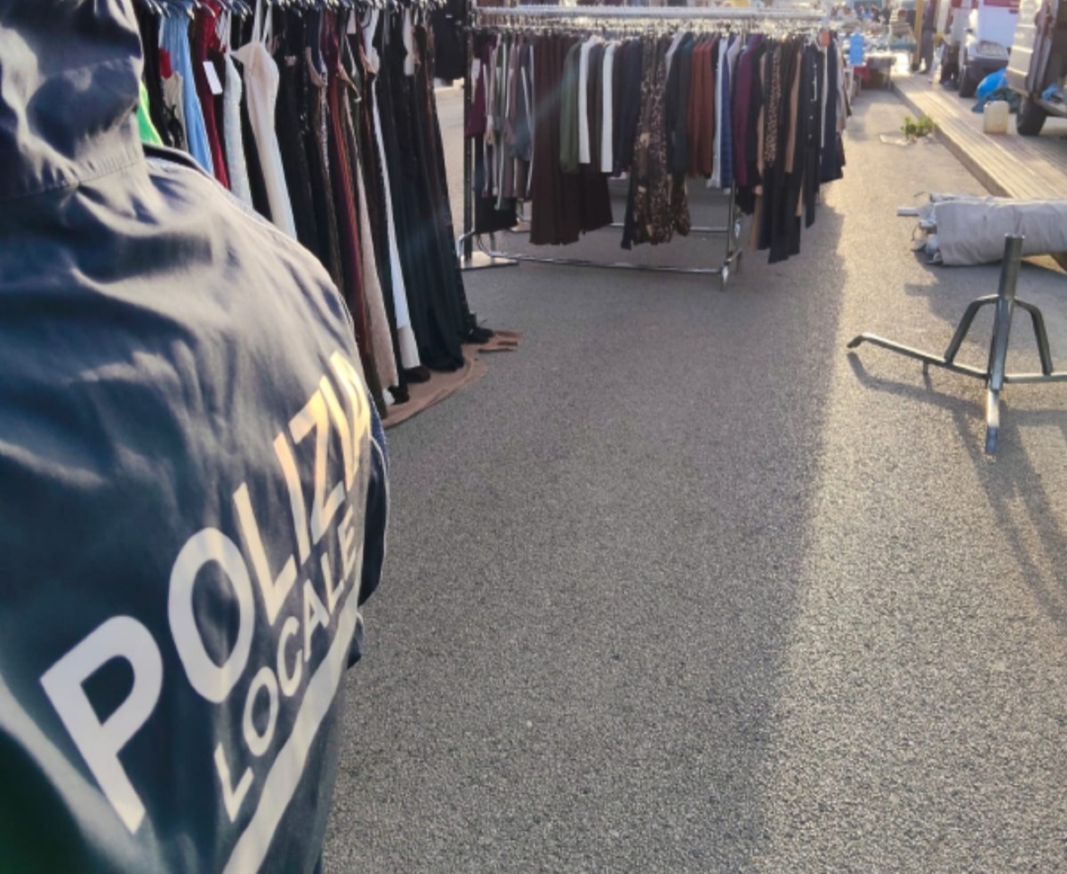 Mercato settimanale, nuovi controlli: verifiche in area ovest, sei sanzioni  - 