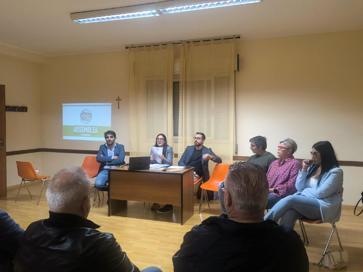 Prima assemblea del comitato Caposoprano-Fondo Iozza, "tante segnalazioni dai cittadini" - Un momento dell'assemblea