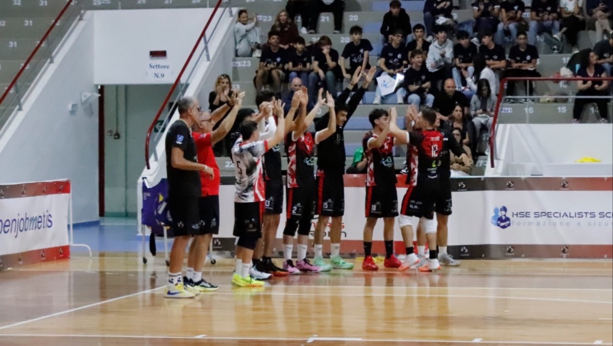 L’Ecoplast Volley lotta ma non basta: il Santa Teresa si impone al tie-break - 