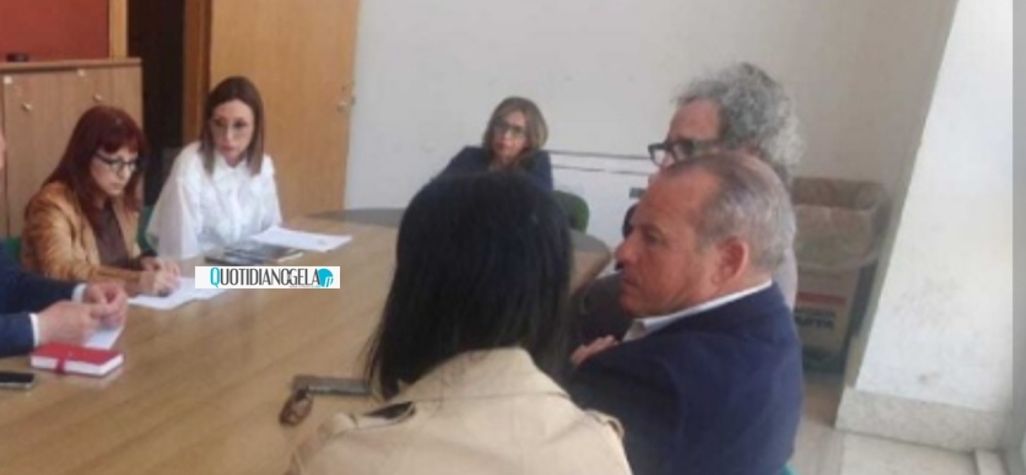 Tari, emendamento commissione ambiente per esentare associazioni - Una riunione della commissione sanità e ambiente 