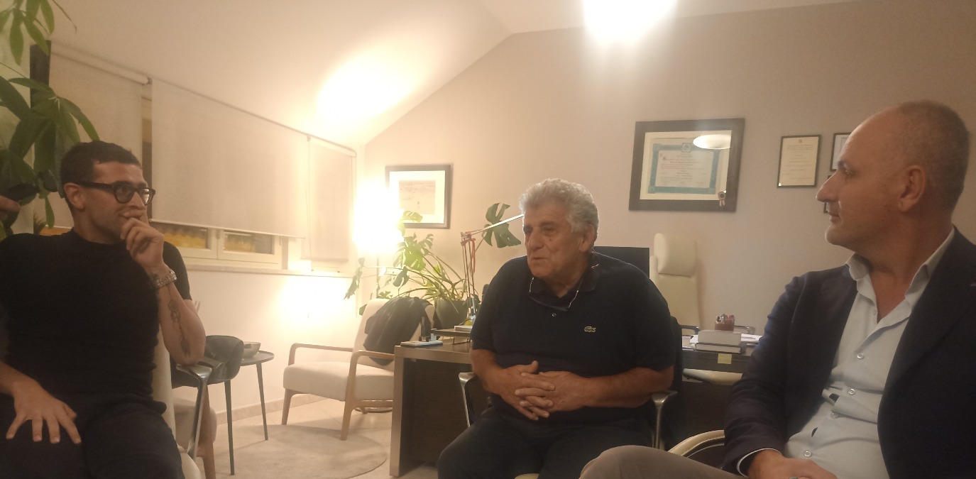 Bartolo in visita al gruppo Iv, il medico di Lampedusa come outsider: "Centrosinistra? Sia unito"