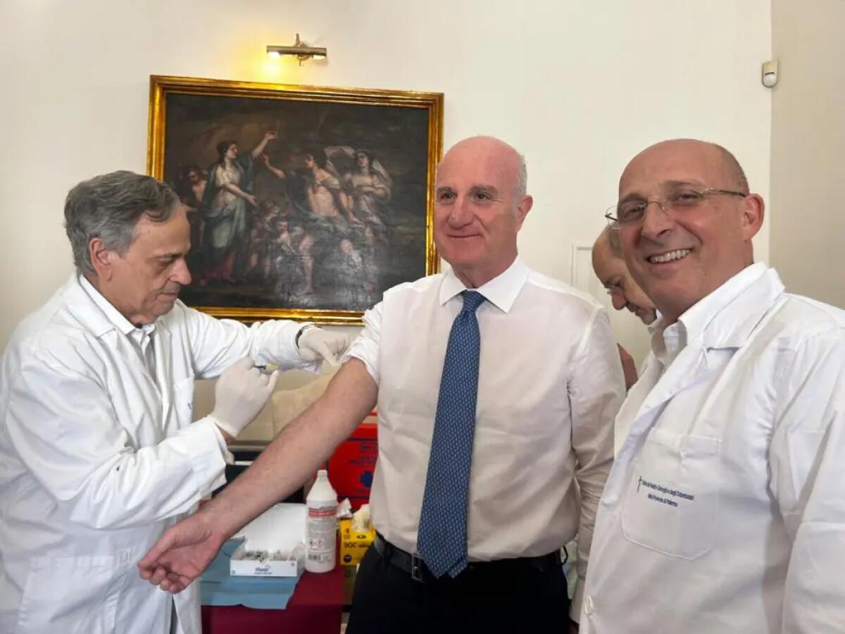 Vaccinazioni antinfluenzali, a Palermo istituzioni e medici “danno l’esempio” - 