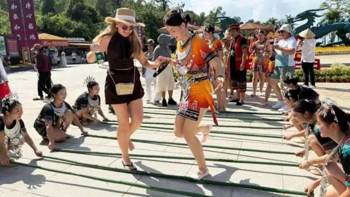Festa nazionale in Cina, 15,46 mln di viaggi in entrata e uscita durante vacanze - 