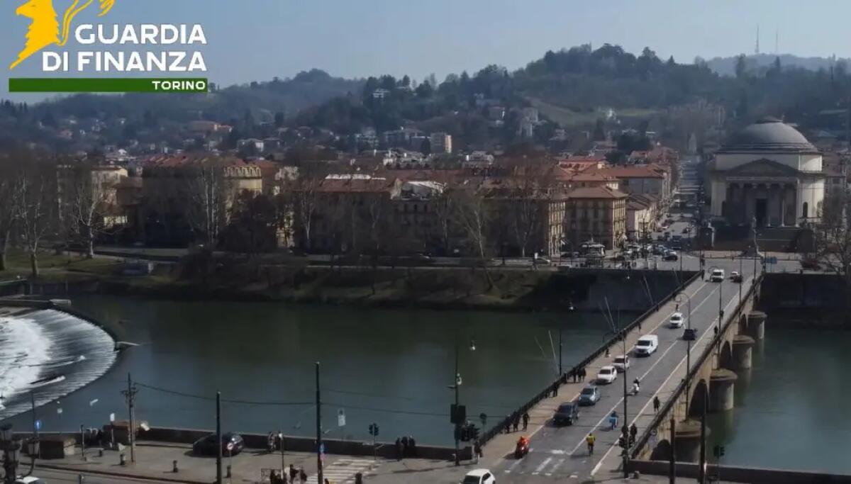 Finta banca e falso oro per truffare risparmiatori, maxi sequestro a Torino - 