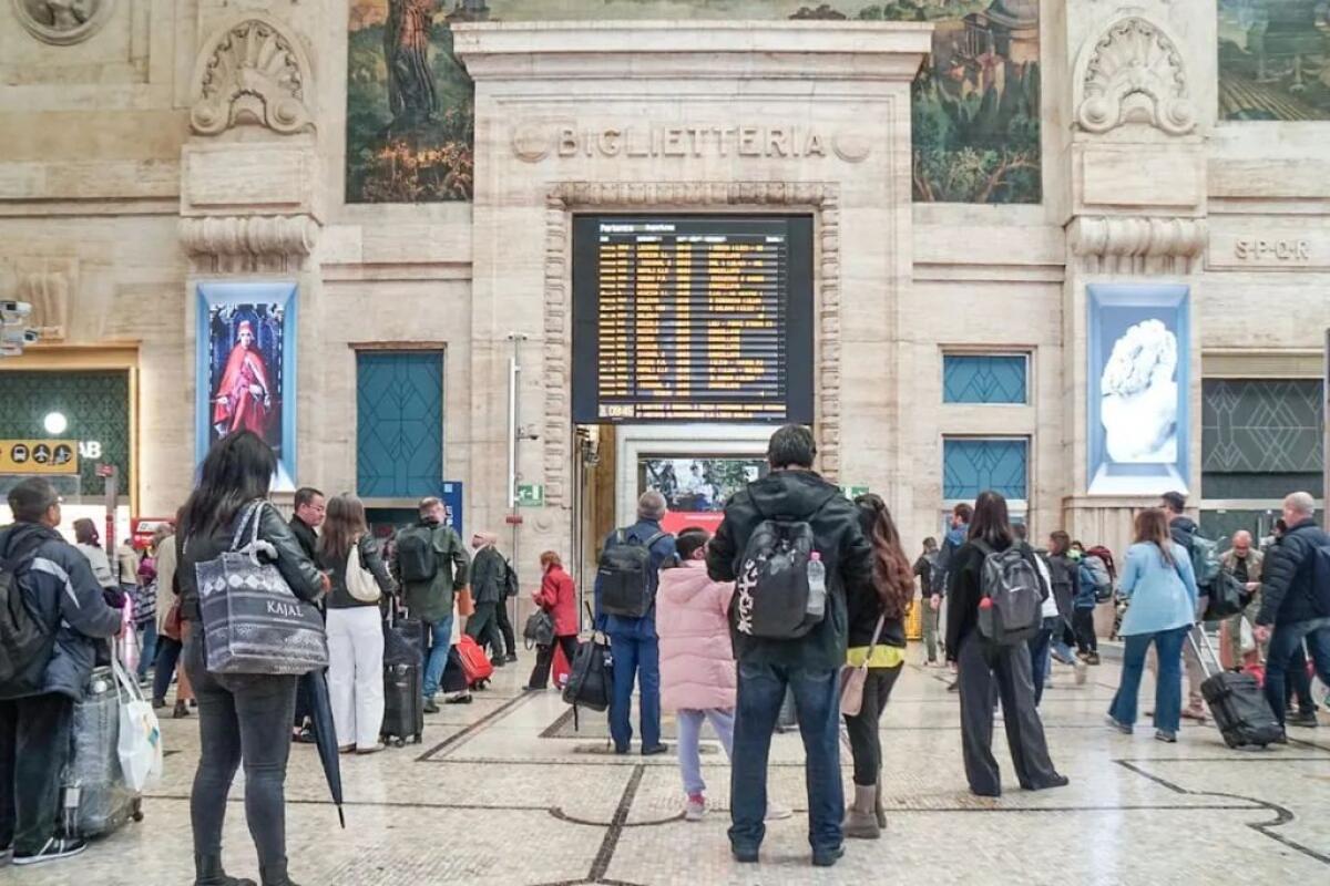 Al via lo sciopero generale. Si fermano scuola, treni e sanità - 