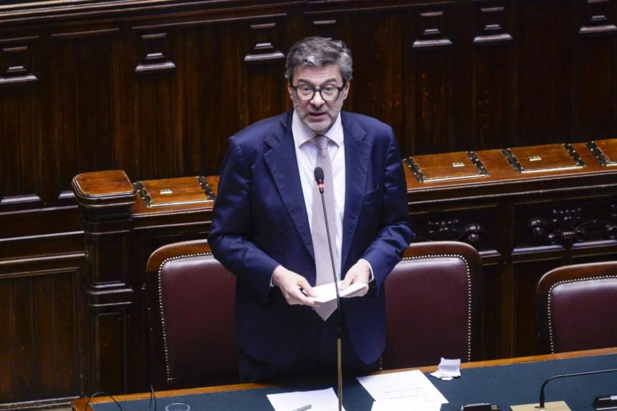 Giorgetti “Scostamento di bilancio è un passo consapevole da linea di prudenza” - 