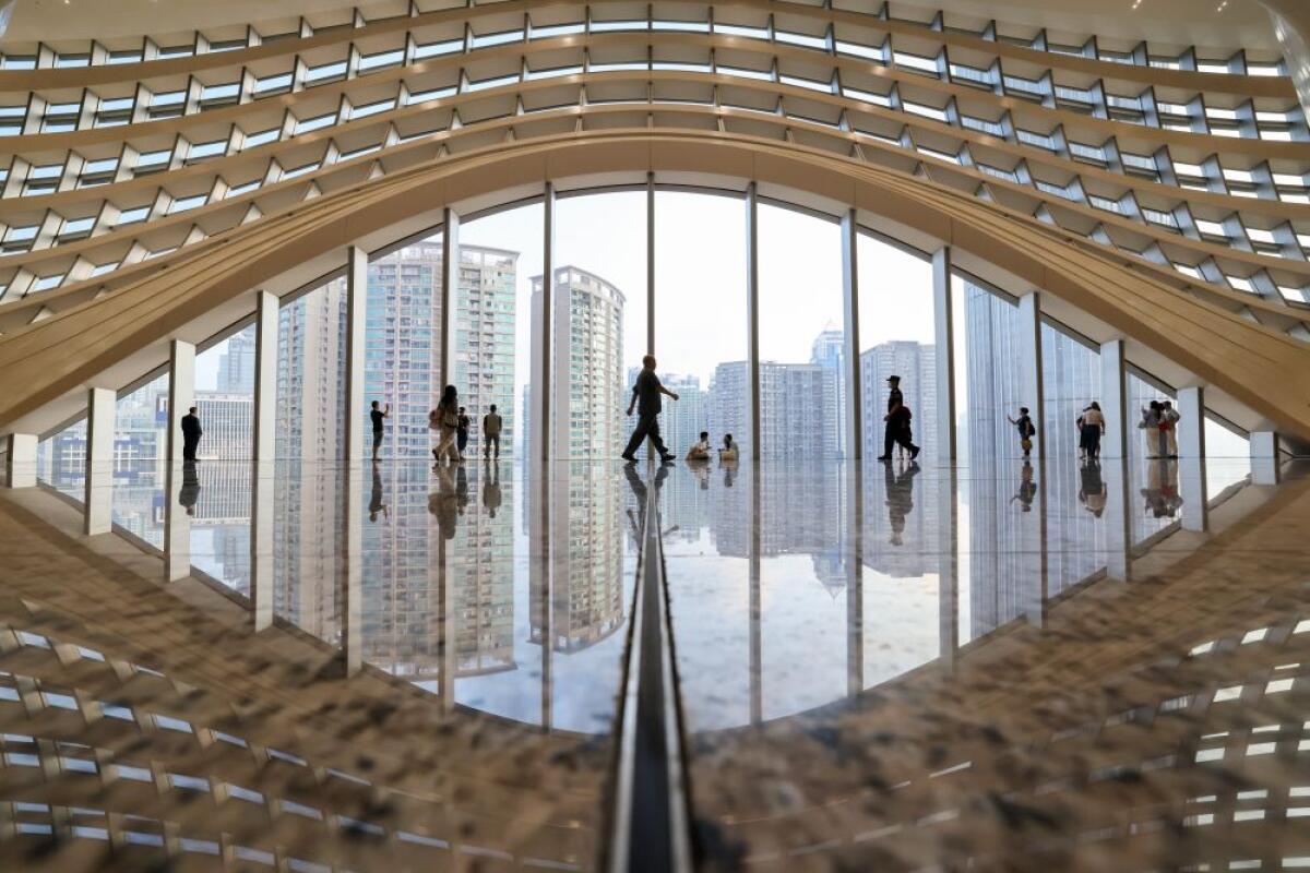Cina, riaperto il valico terrestre più importante tra Shenzhen e Hong Kong - 