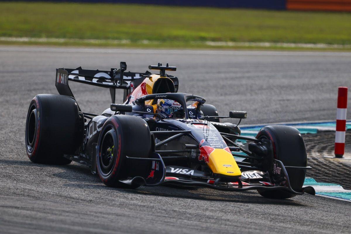 A Sepang pole per Verstappen, 2° Hamilton, 3° Antonelli e 4° Leclerc - 